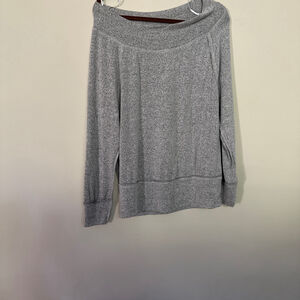 Women's Lulus Grey Off-the-Shoulder Sweater Size S